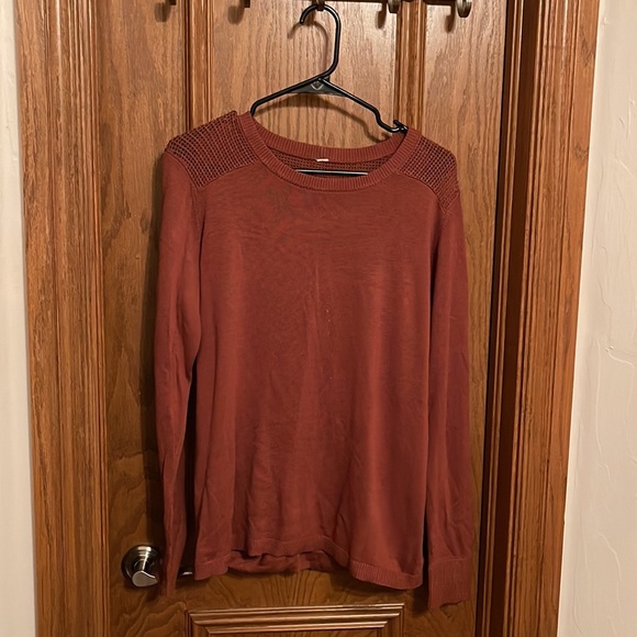 🍋 Lululemon Rust Cashmere Sweater with thumb holes - Picture 3 of 4